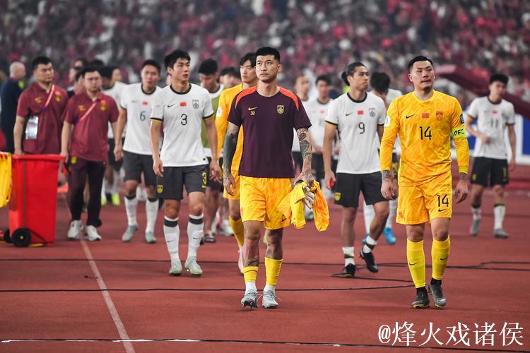 国足血液更新换代成必然 一干老将准备让位淡出 国足血液更新换代成必然 一干老将准备让位淡出